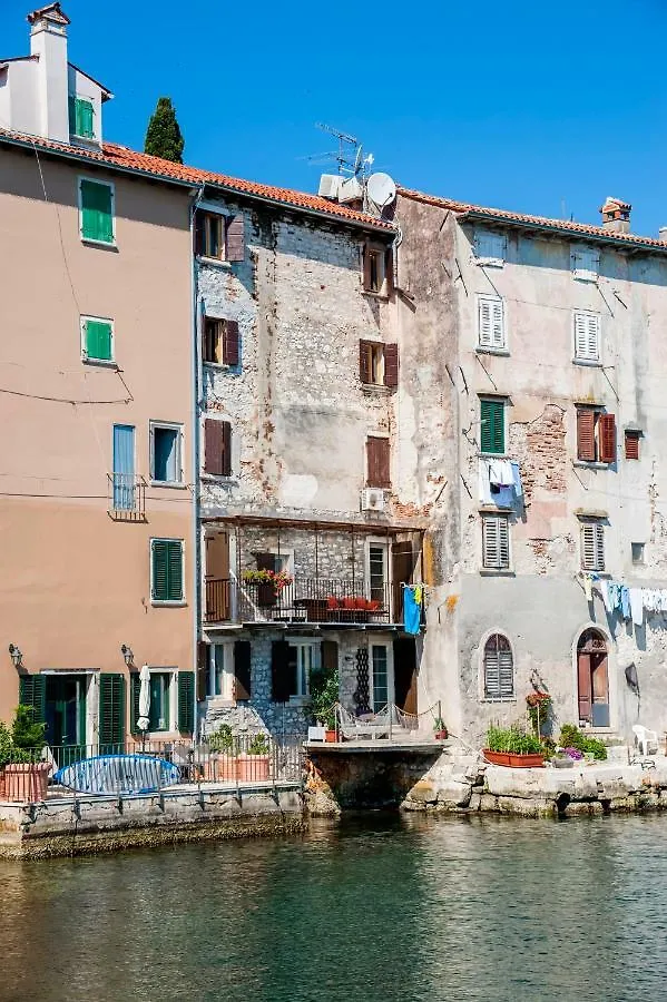 Apartment Studio First Row To The Sea Rovinj Croatia